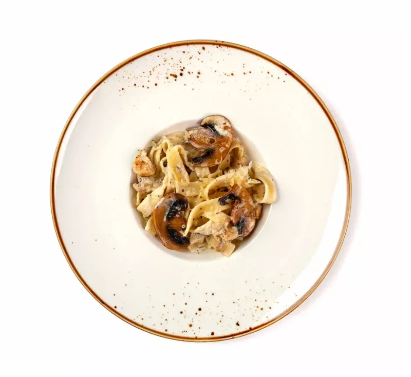 Паста с курицей и шампиньонами — заказать с доставкой в Добрянке